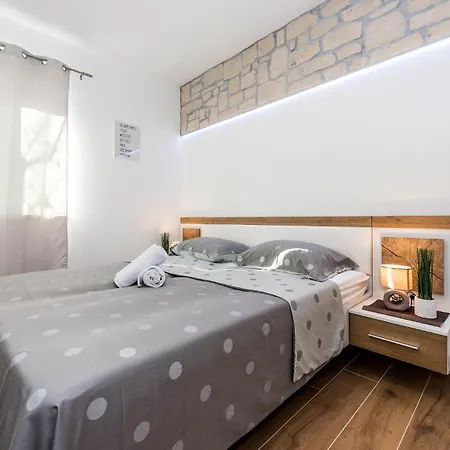 In Puljane With Wifi